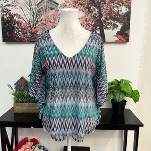 Jennifer Lopez Women’s Colorful Layered Batwing Blouse Size M V Neck Pullover
